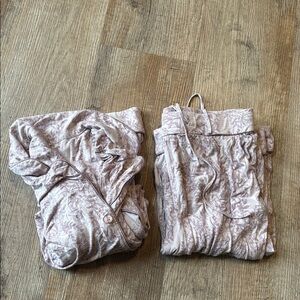 Cozy Earth floral pajama set